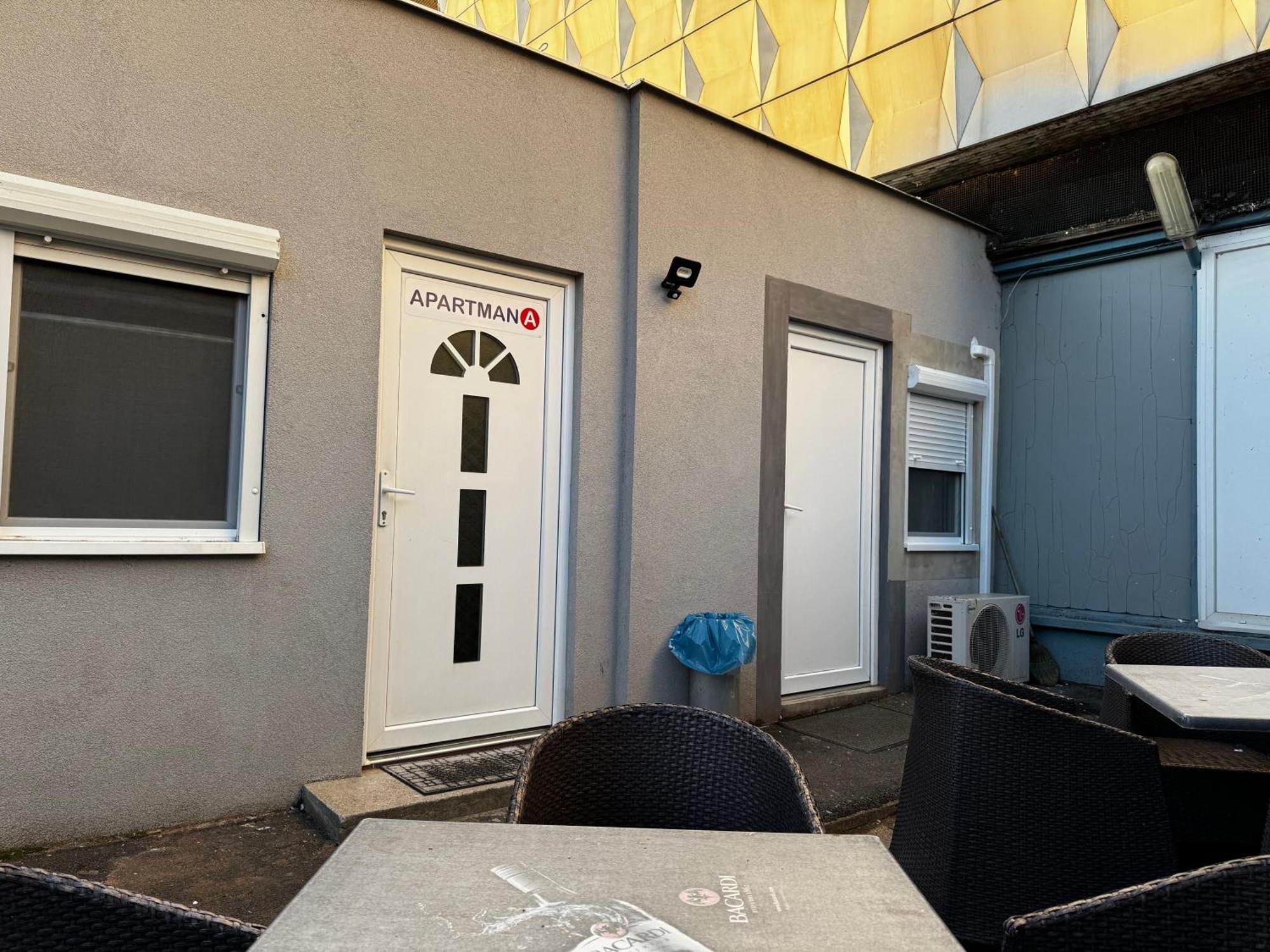 City Apartman Ньиредьхаза Экстерьер фото